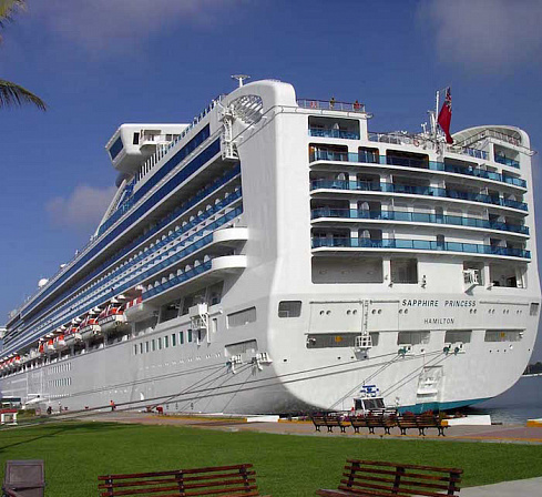 Круизный лайнер Sapphire Princess